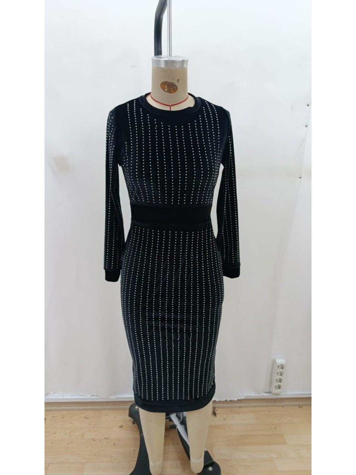 Kadın Uzun Kollu Bisiklet Yaka Taşlı Midi Kadife Elbise , 28707