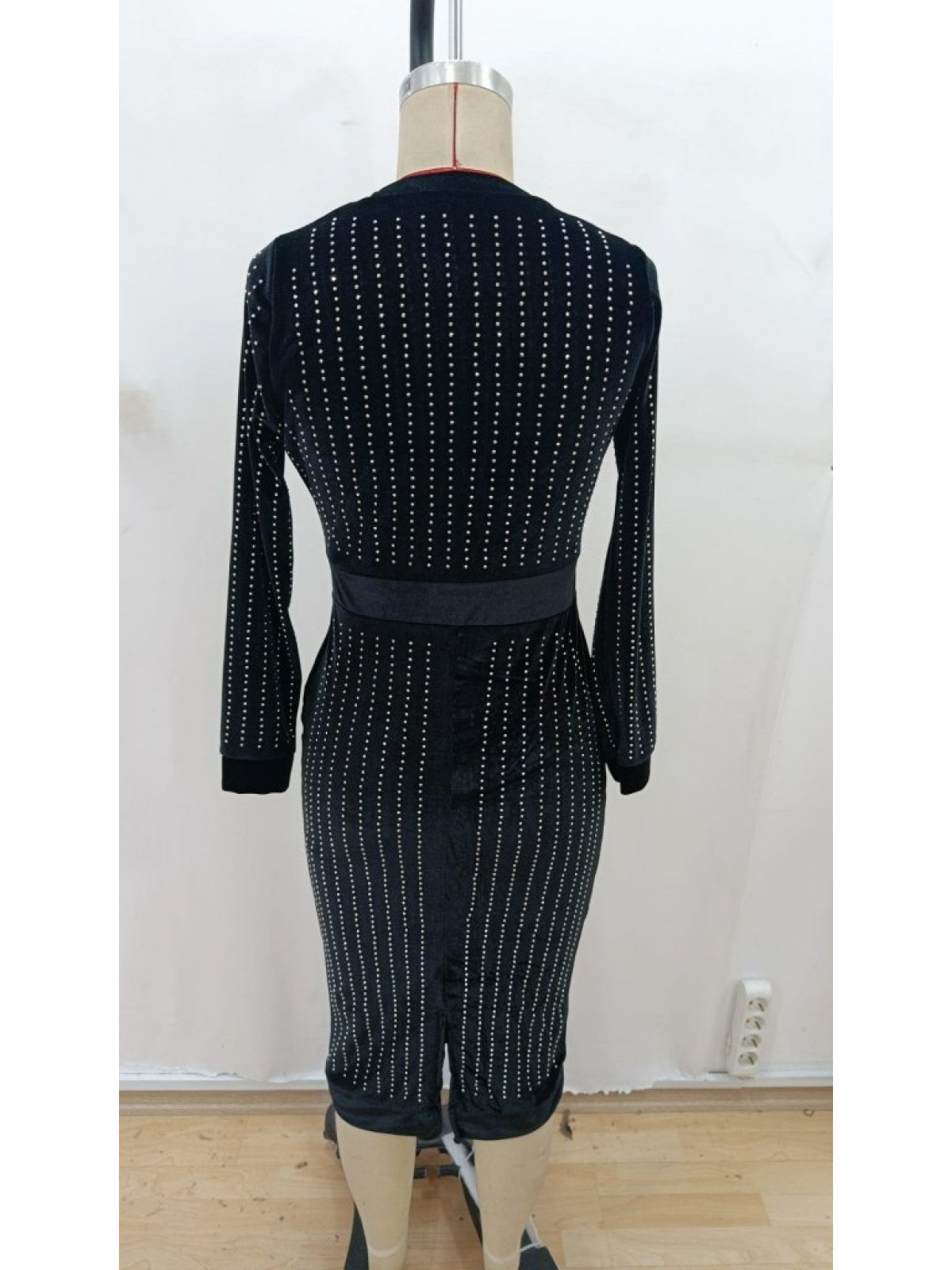 Kadın Uzun Kollu Bisiklet Yaka Taşlı Midi Kadife Elbise , 28707