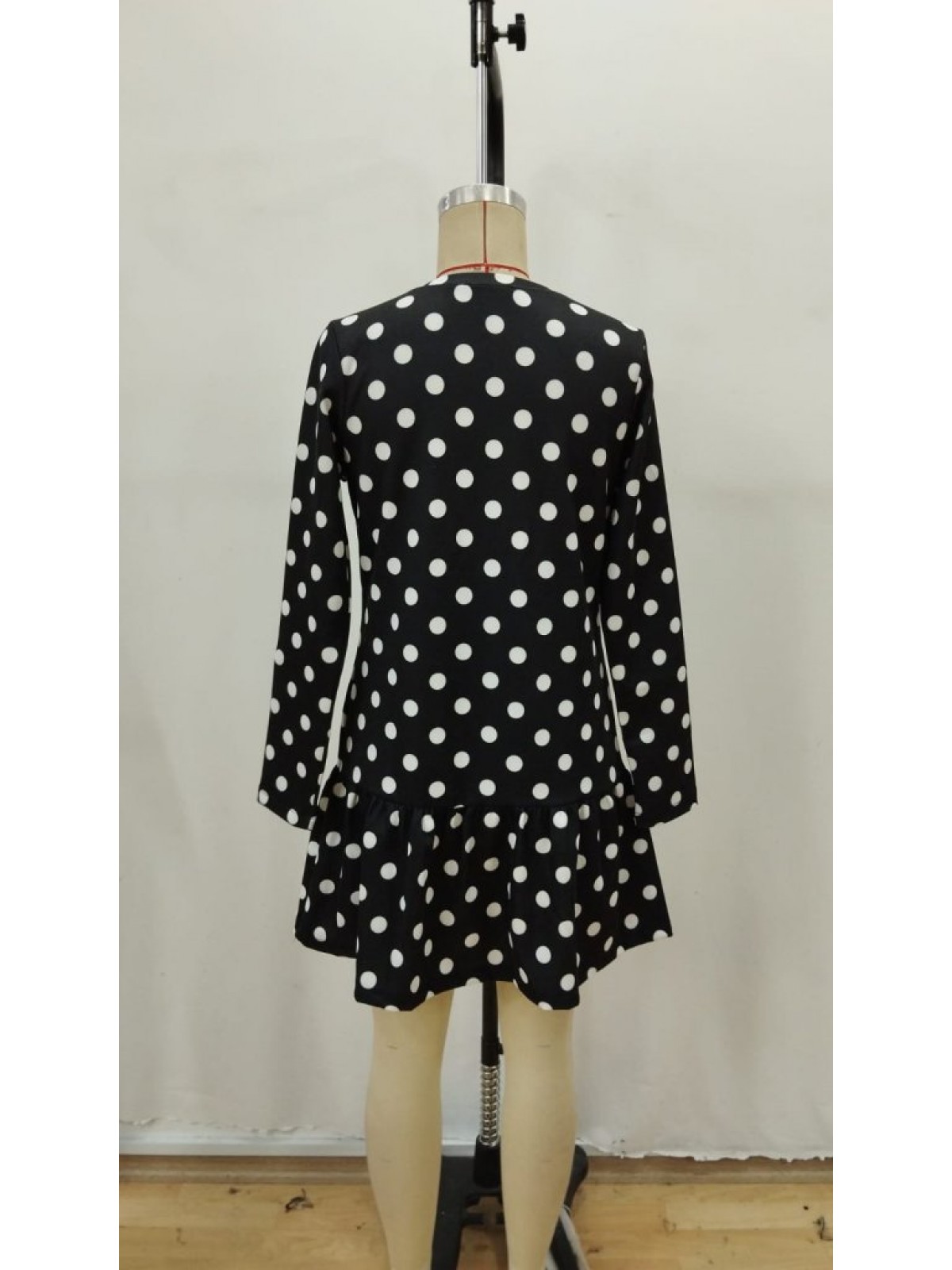 Kadın Uzun Kollu Bisiklet Yaka Fırfırlı Puantiyeli Kısa Modal Elbise, 28791