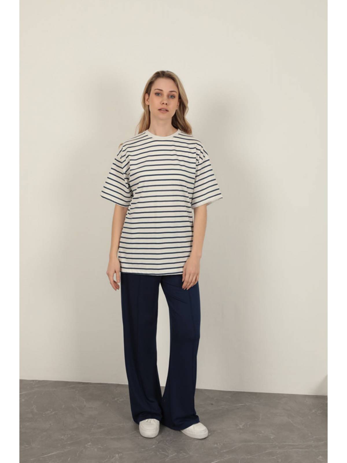 Süprem Kumaş Çizgili Sıfır Yaka Tişört-Lacivert