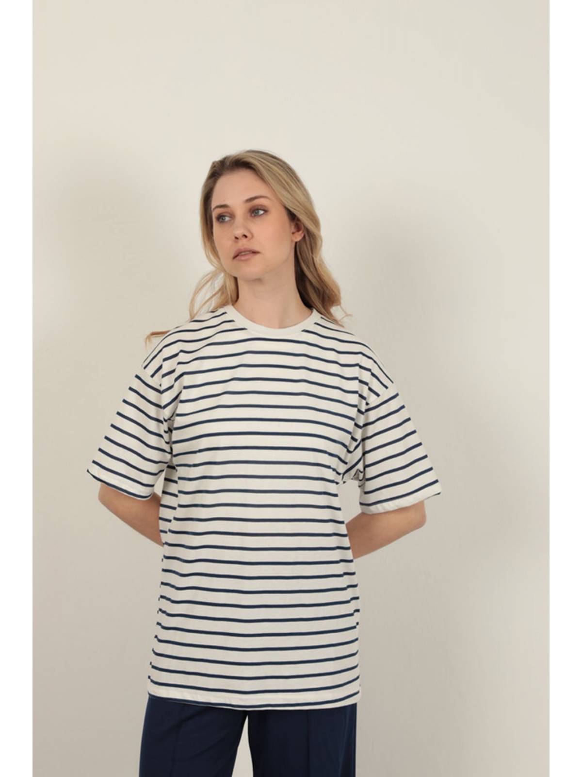 Süprem Kumaş Çizgili Sıfır Yaka Tişört-Lacivert