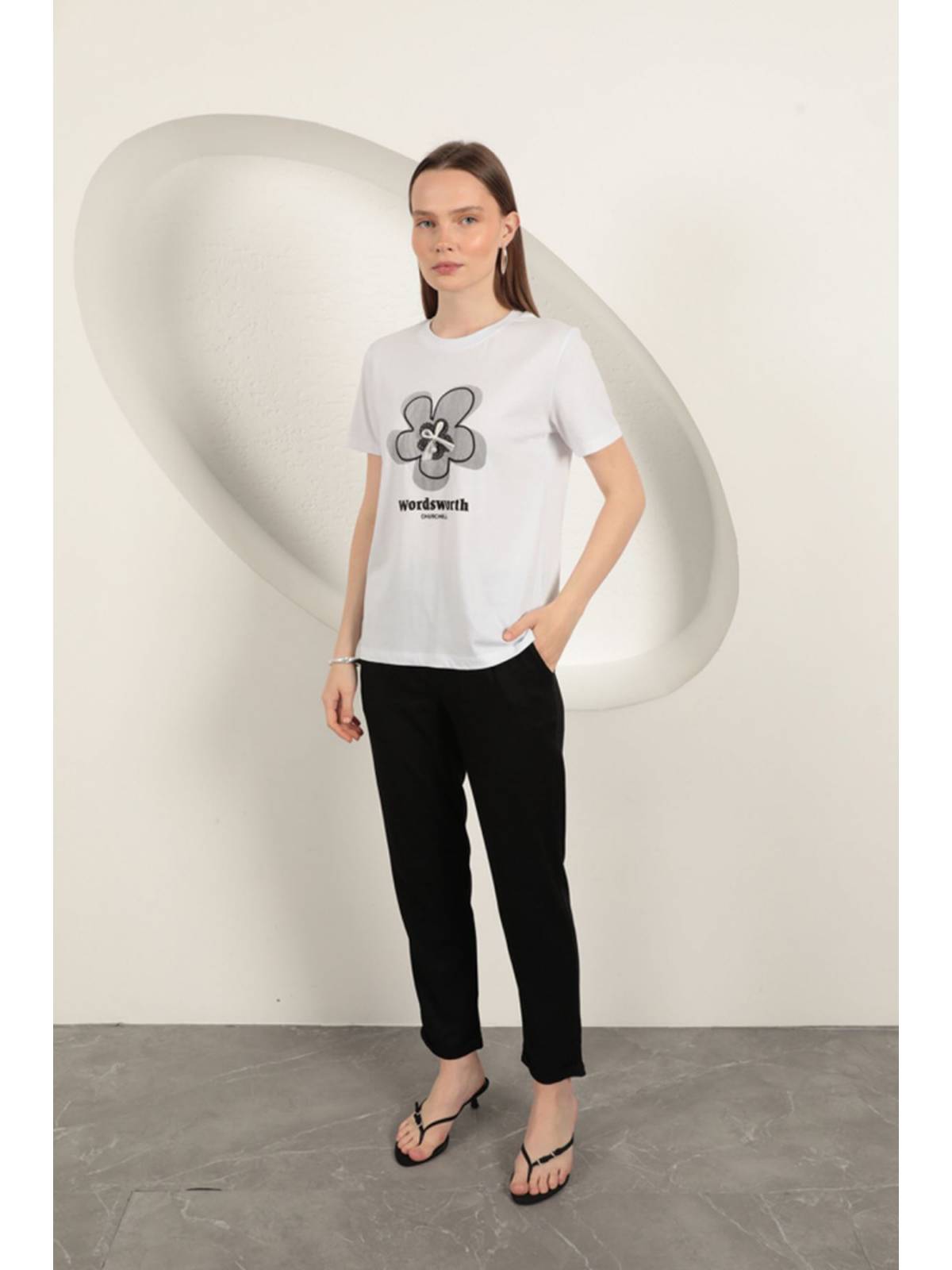 Süprem Kumaş Fiyonk Baskılı Tişört-Beyaz