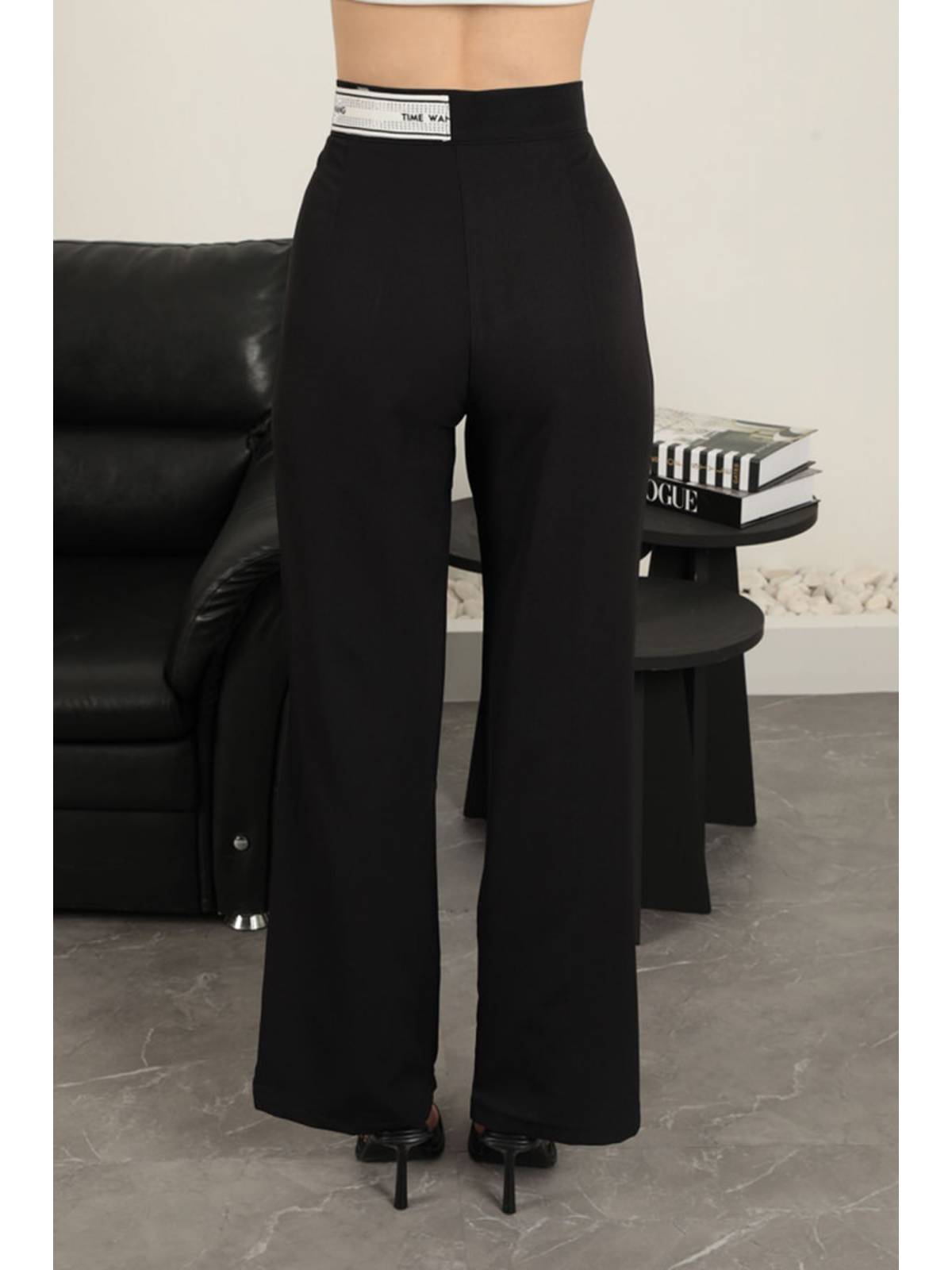 Atlas Kumaş Kemeri Taş Detaylı Pantolon-Siyah