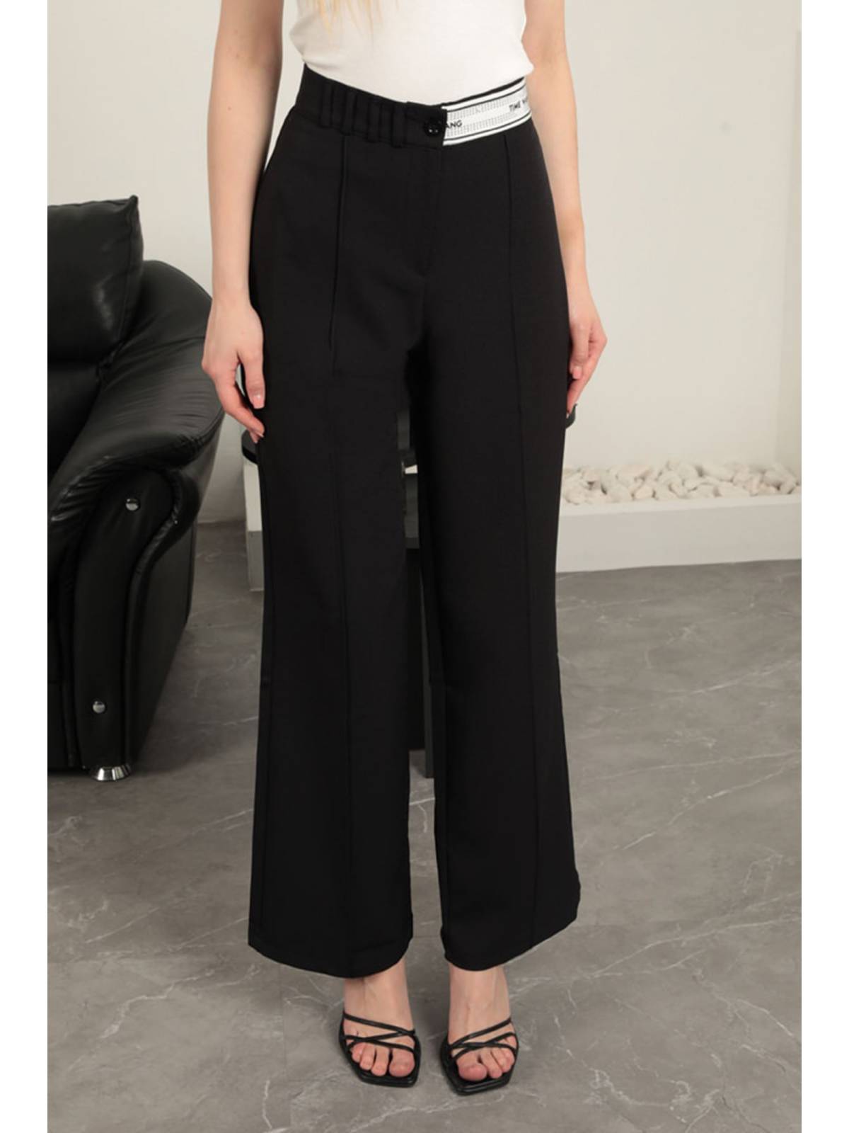 Atlas Kumaş Kemeri Taş Detaylı Pantolon-Siyah