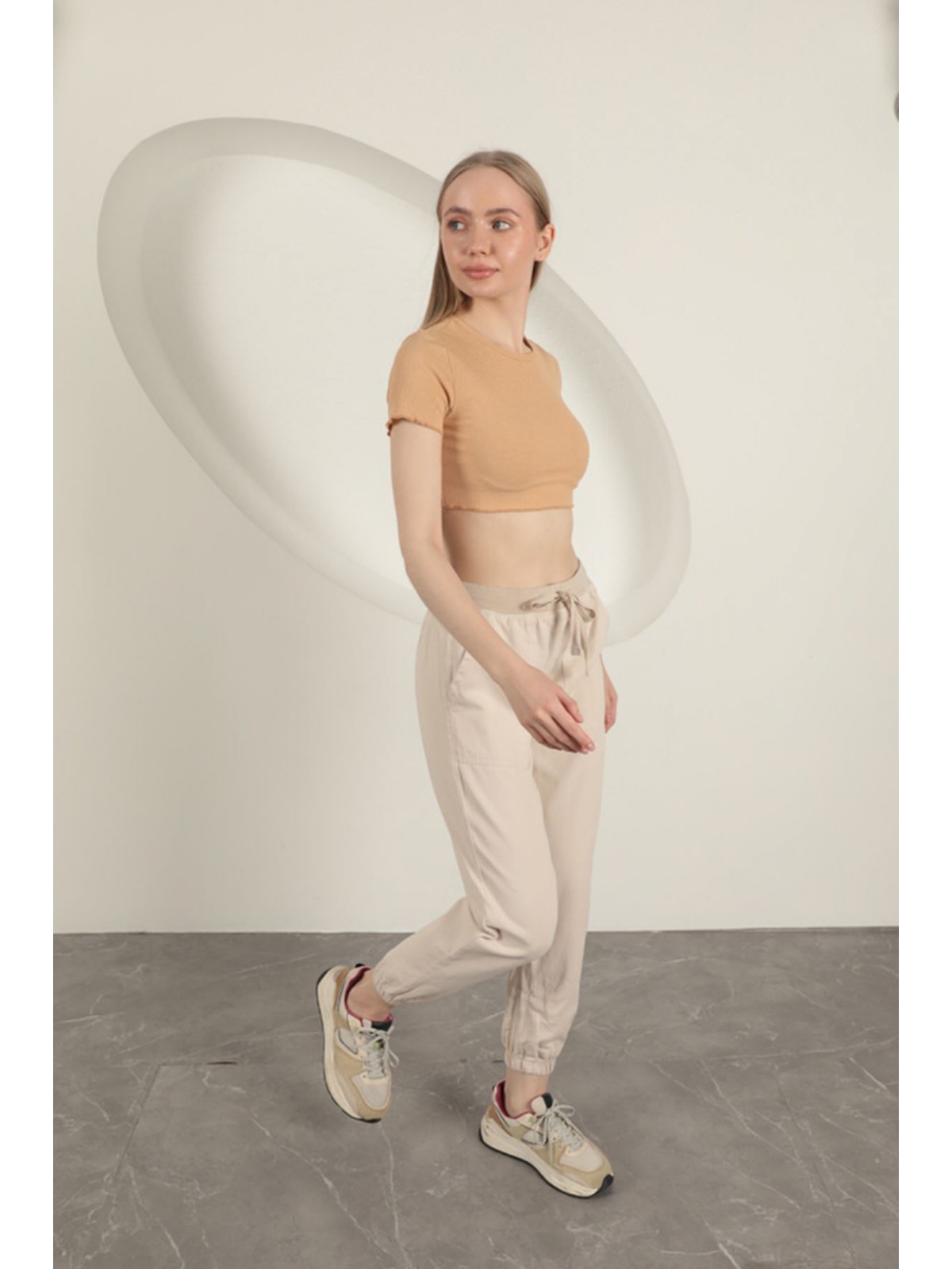 Gabardin Kumaş Paçası Lastikli Kadın Pantolon-Taş