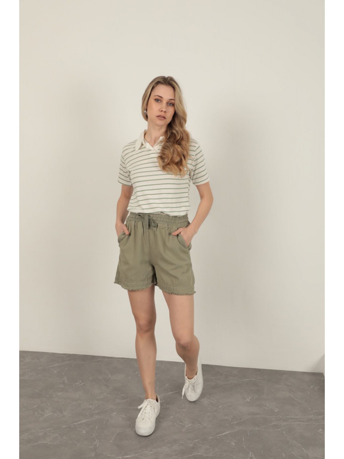 Süprem Kumaş Çizgili Kadın Tişört-Yeşil