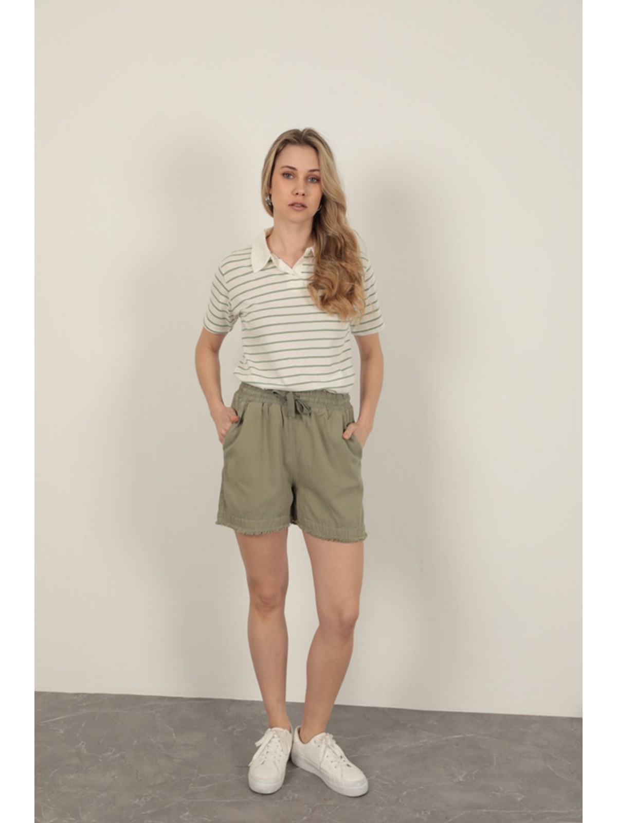 Süprem Kumaş Çizgili Kadın Tişört-Yeşil