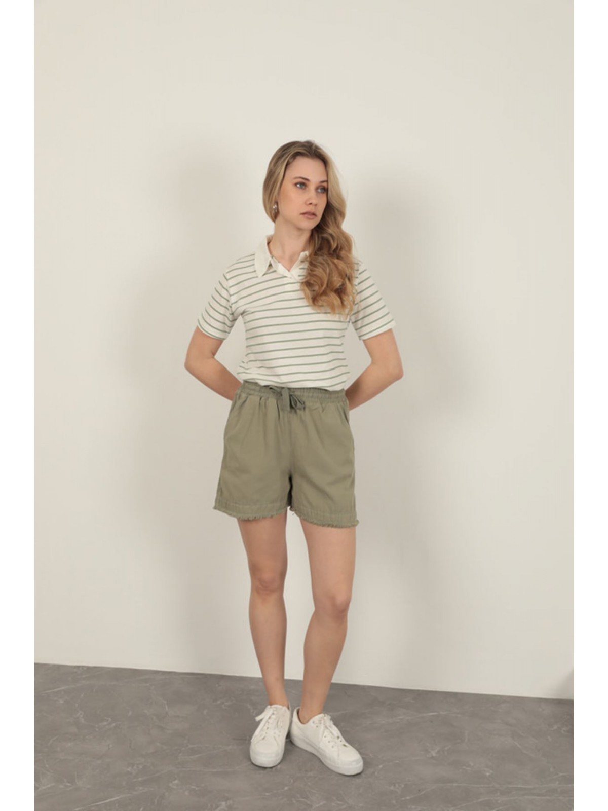 Süprem Kumaş Çizgili Kadın Tişört-Yeşil