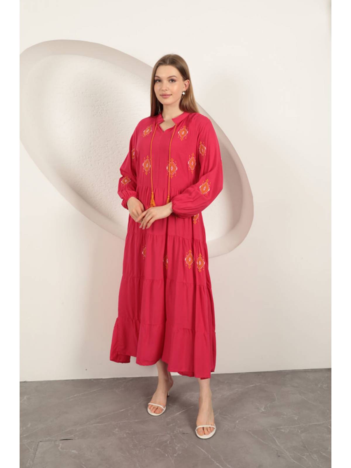 Viskon Kumaş Çıtır Nakışlı Elbise-Fuşya