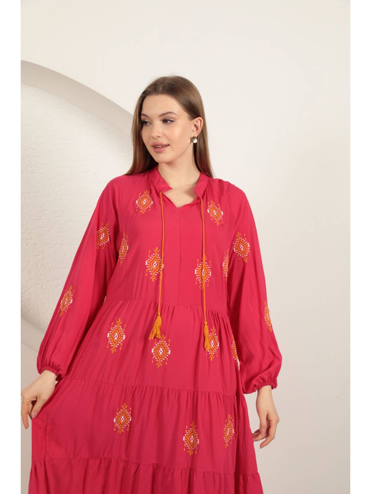 Viskon Kumaş Çıtır Nakışlı Elbise-Fuşya
