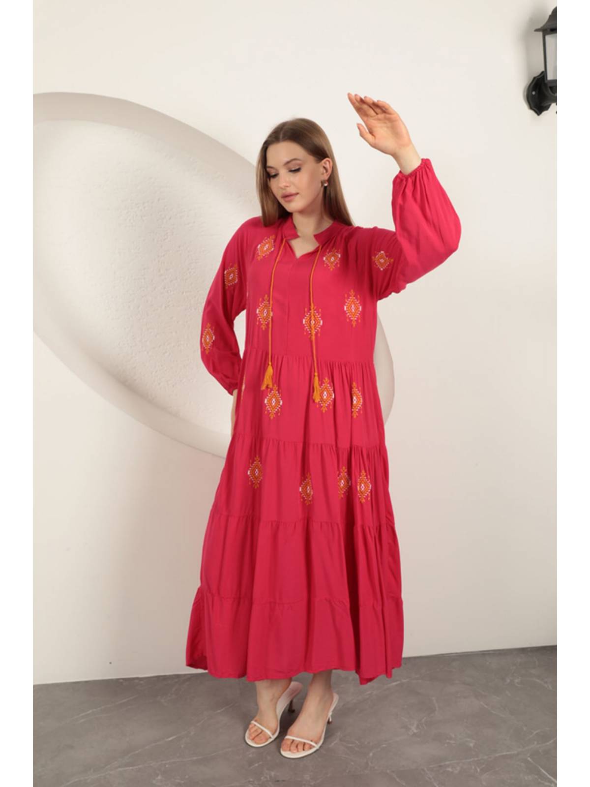 Viskon Kumaş Çıtır Nakışlı Elbise-Fuşya