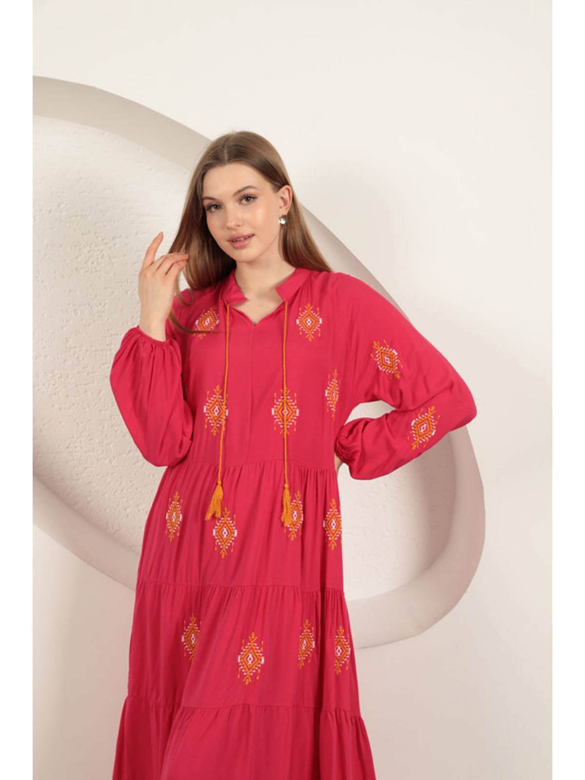Viskon Kumaş Çıtır Nakışlı Elbise-Fuşya