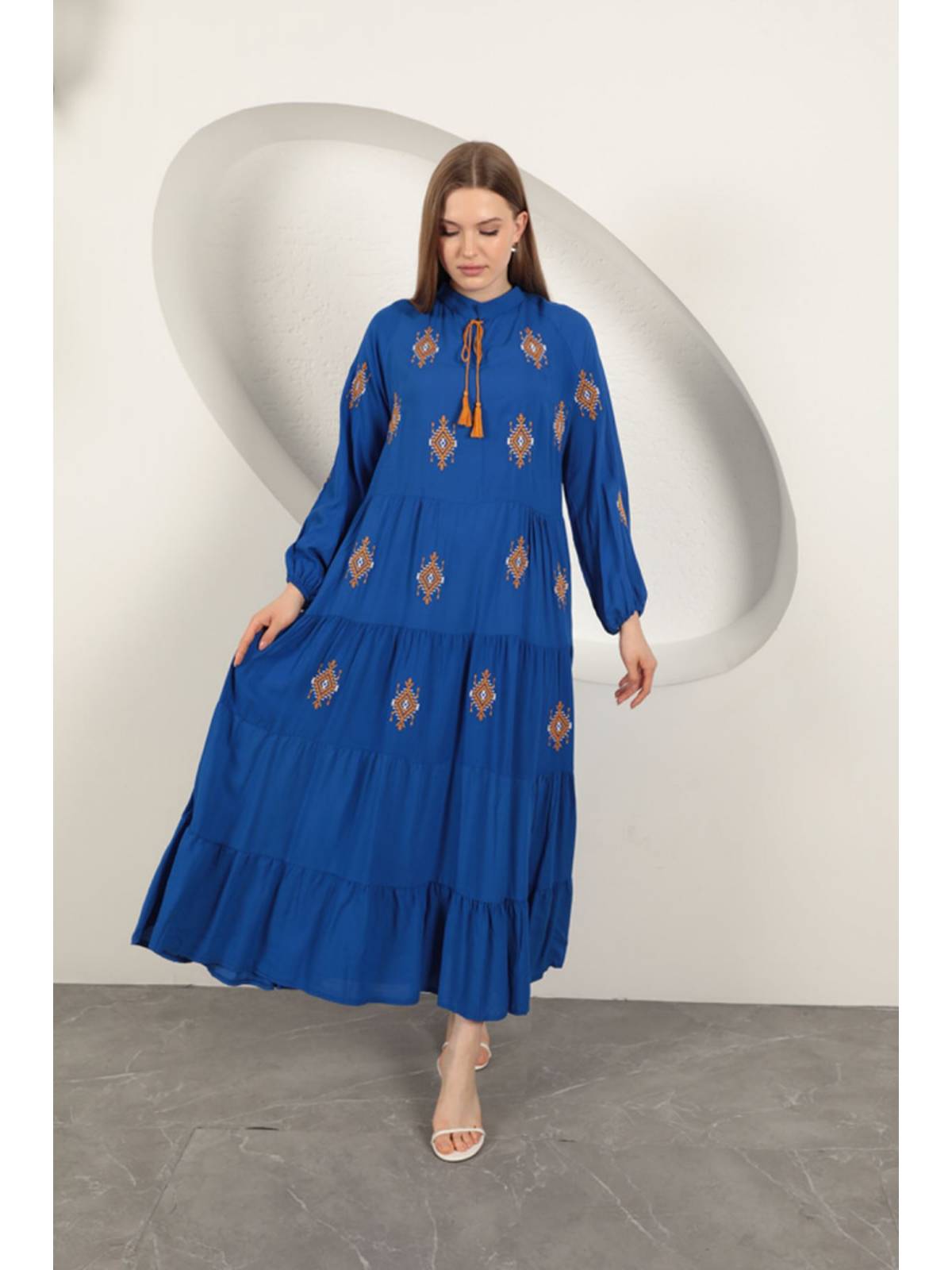 Viskon Kumaş Çıtır Nakışlı Elbise-Saks