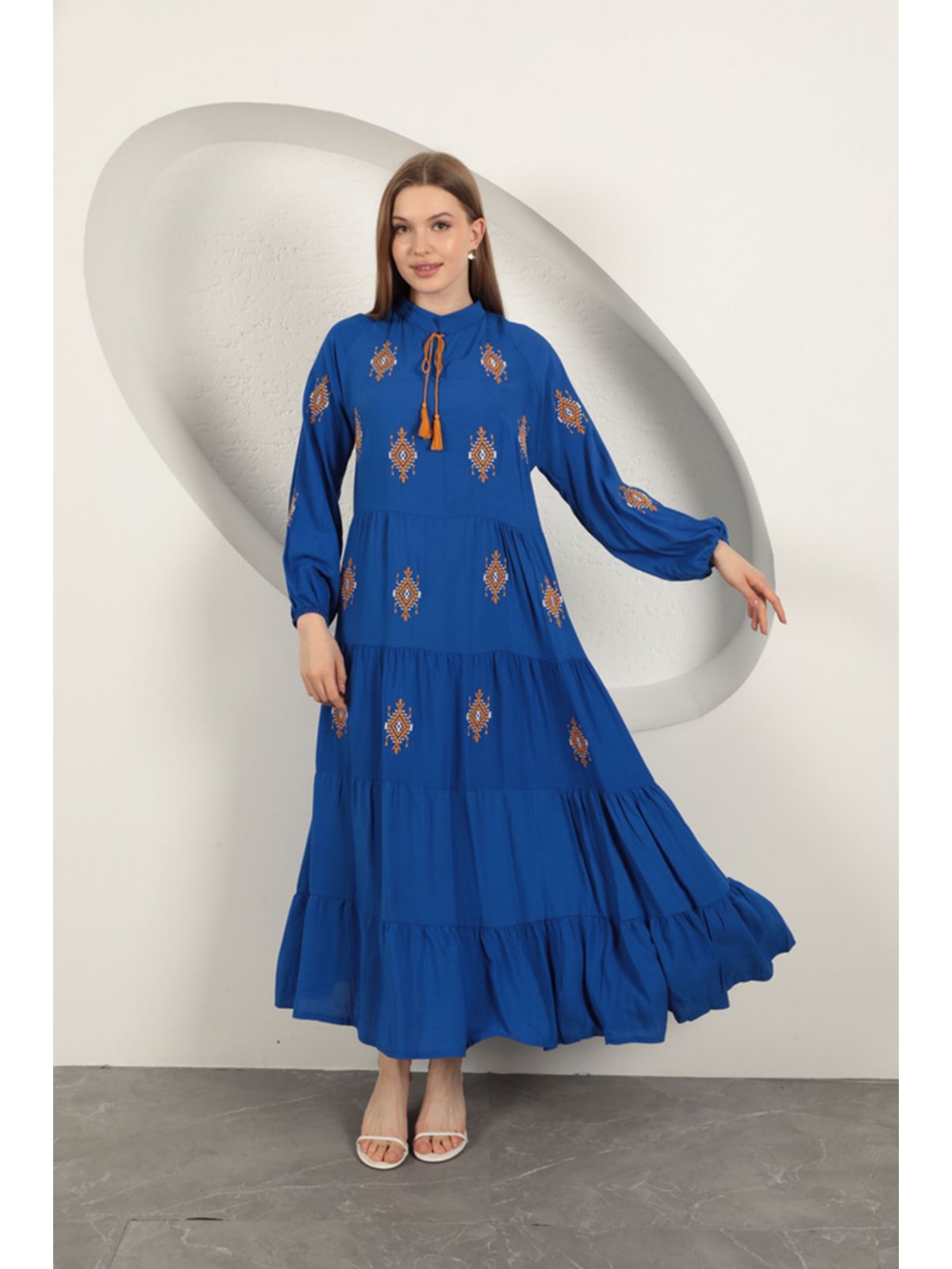 Viskon Kumaş Çıtır Nakışlı Elbise-Saks