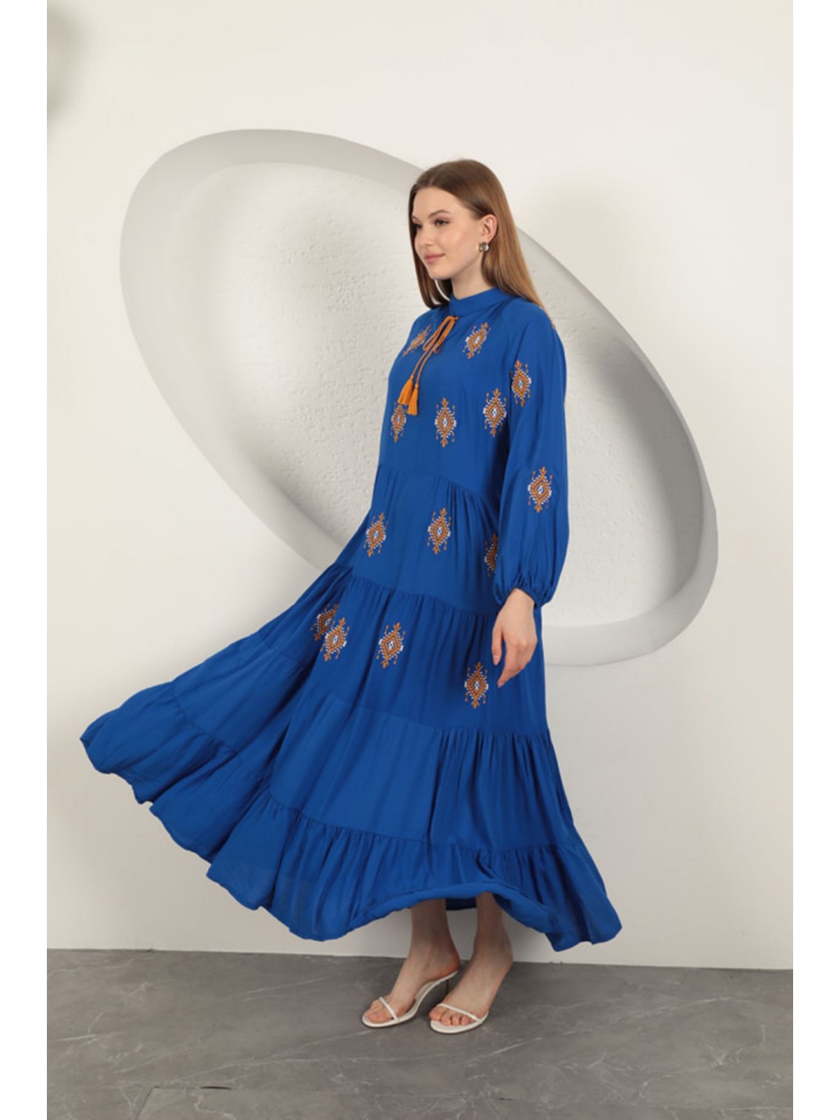 Viskon Kumaş Çıtır Nakışlı Elbise-Saks