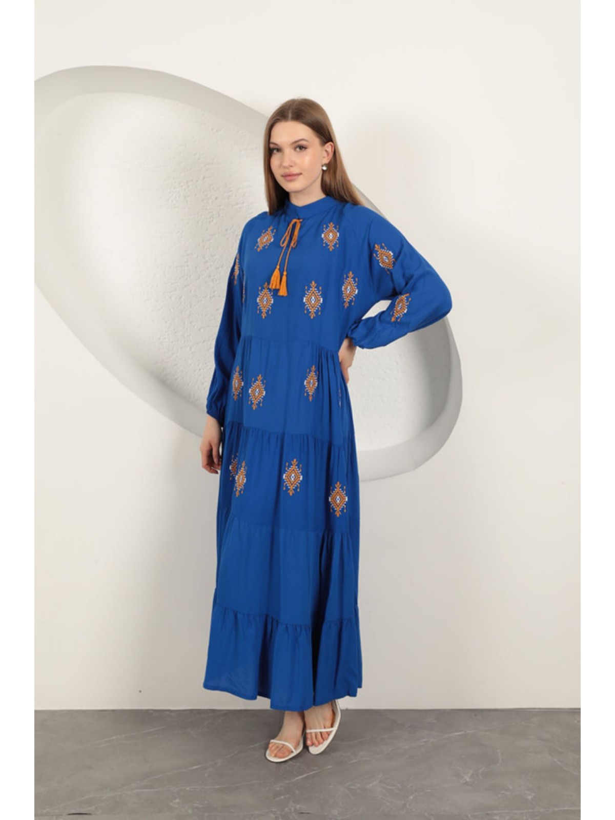 Viskon Kumaş Çıtır Nakışlı Elbise-Saks