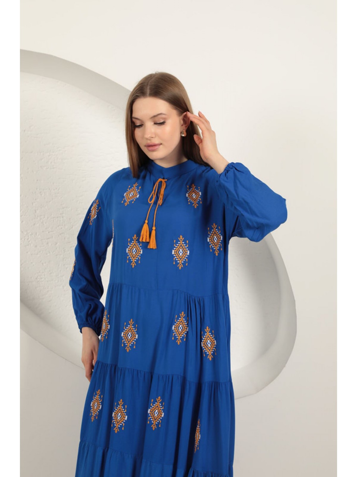 Viskon Kumaş Çıtır Nakışlı Elbise-Saks