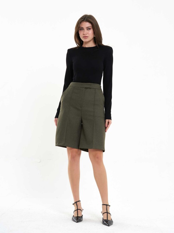 010809 Bermuda Şort