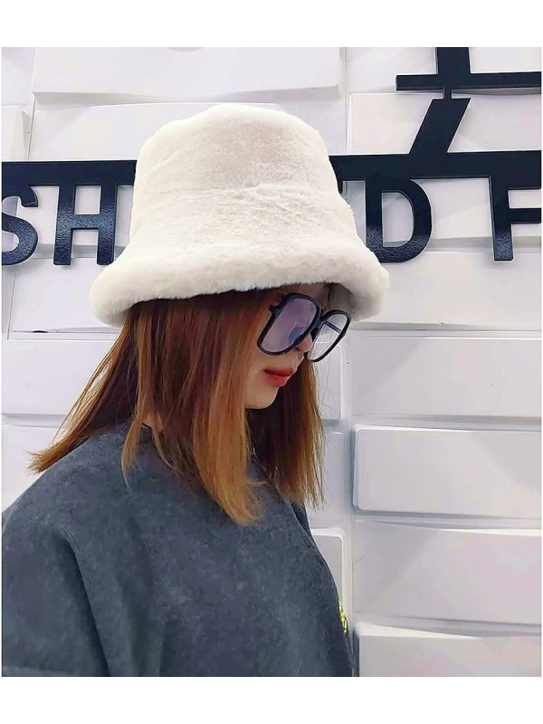 14628 Mango Model Beyaz Peluş Kalpak Şapka