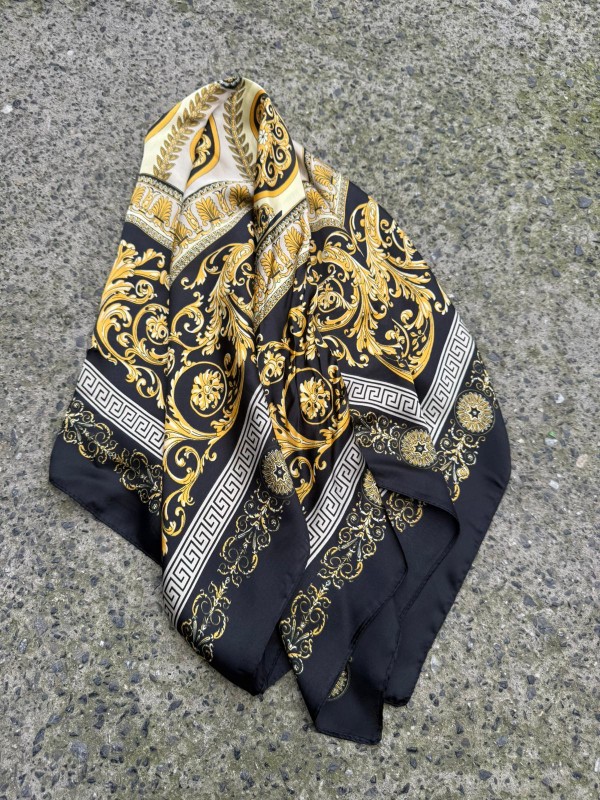 14835 Gold Desenli Siyah Bandana Fular 70x70 cm