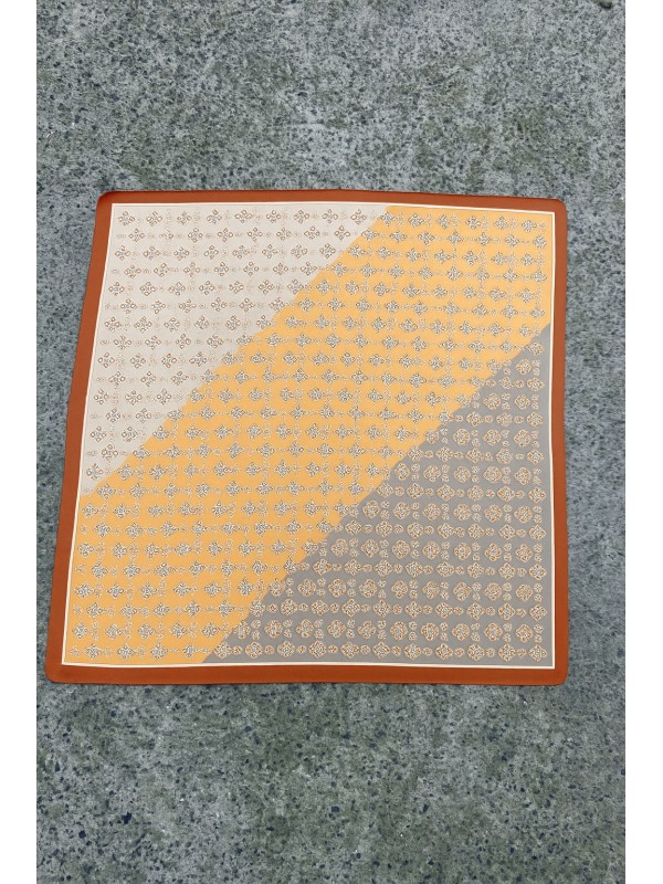 14889 Üç Renkli Çapraz Desenli Kahve Bandana Fular 70x70 cm