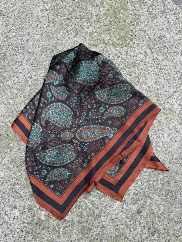 14918 Şal Desenli Siyah Bandana Fular 90x90 cm