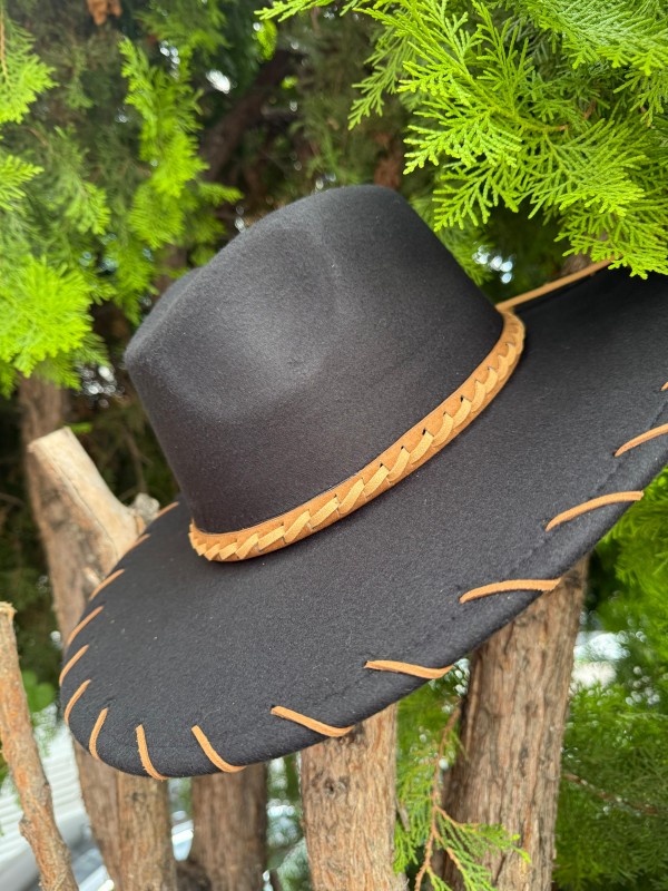 14900 Süet Kenar İpli Deri Aksesuarlı Siyah Fötr Şapka