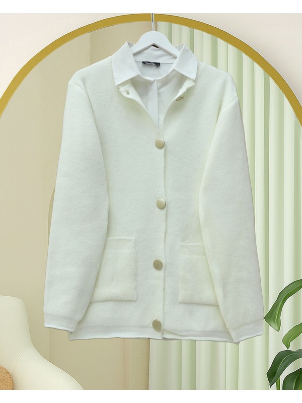 Önü Düğmeli Çift Cepli Yumoş Triko Hırka -Beyaz