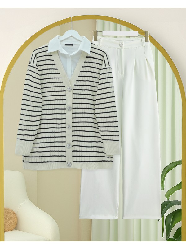 Taş Detaylı Düğmeli Triko Hırka  -Krem